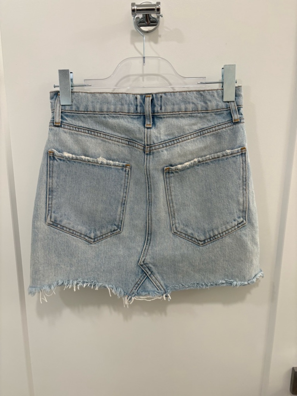 AGOLDE Quinn High Rise Denim Distressed Mini Skirt in Vega Size 26 - Picture 10 of 15